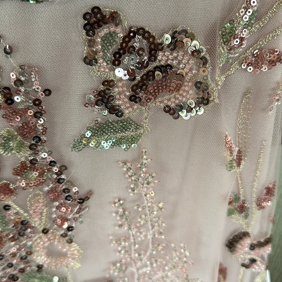 Mac Duggal FLORAL EMBELLISHED SHORT SLEEVE GOWN size 8 Sold ou… - Picture 12 of 17